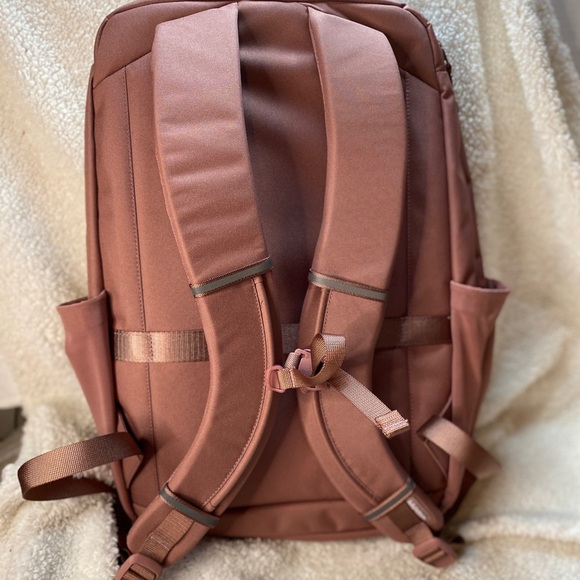 Sold Lululemon Double Zip Backpack 22L Color Spiced Chai NWT - Picture 4 of 13